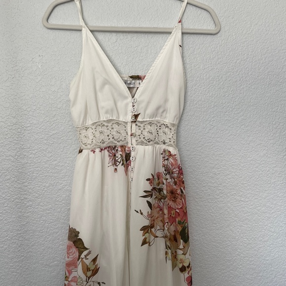 Hello Molly floral and lace maxi dress - Picture 3 of 13